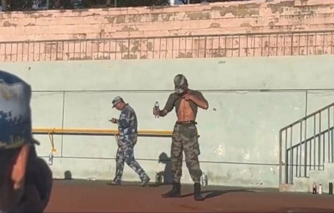 九游网址 -包含山东男篮训练开放日，今晨队长鼓劲引欢呼，意大利杯在即，临场指挥获称赞的词条